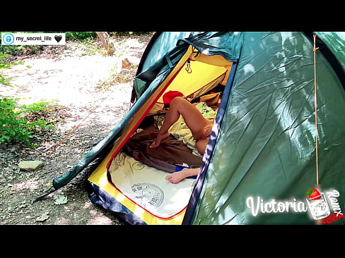 ❤️ Gefilmd op camera Gepassioneerd aftrekken Vreemdeling in een tent Anal porno at us ❌️ ❌️❤